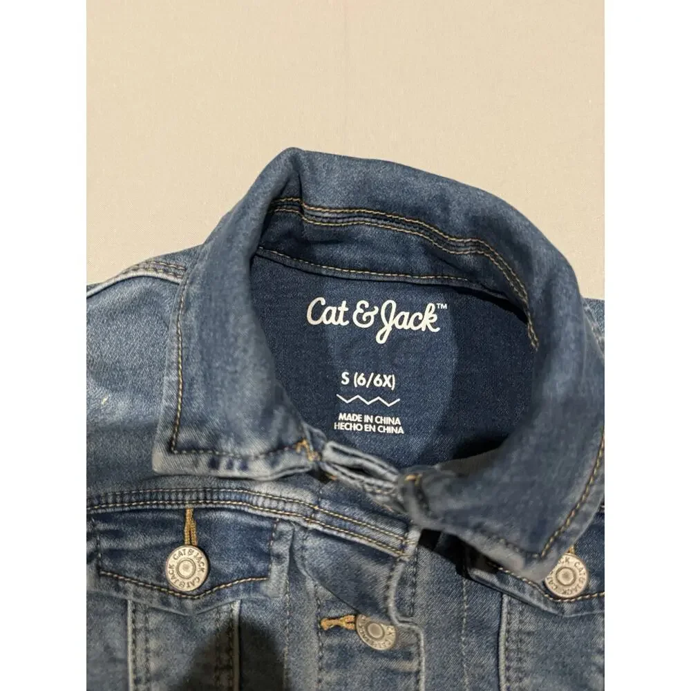 Cat & Jack Girls Blue Denim Jacket S (6/6X) Button Front Pockets Short